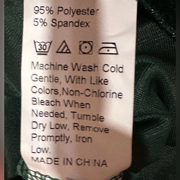 Rosedress Green Velvet mini body hugging dress, one shoulder strap, Size Med NWT - Picture 11 of 12